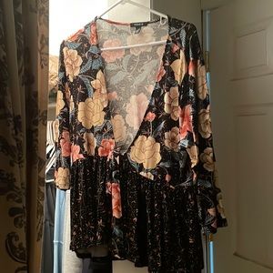 Torrid Black Mixed Floral Crepe Tie Front Babydoll Kimono